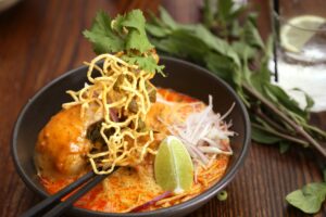 Read more about the article Exploring Northern Thailand: A Deep Dive into the Delicious World of Khao Soi